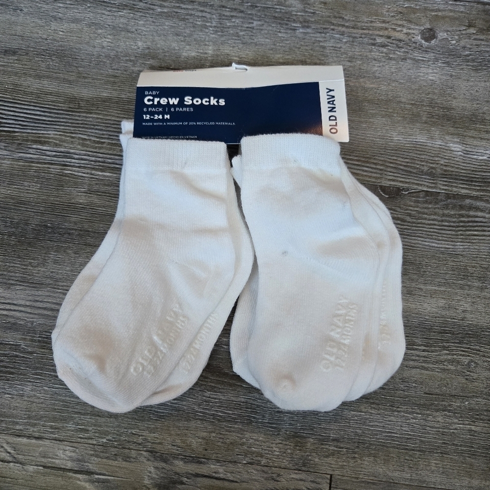 Old Navy White Crew Socks 12-24 M 6 pairs